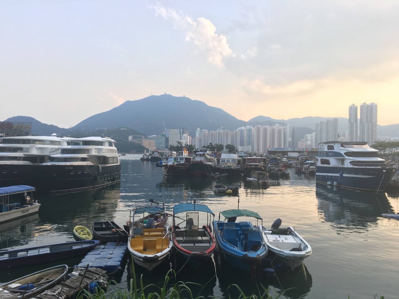 [政策速遞]重磅利好！擁有一個香港身份，政府幫繳30萬個稅不是夢！