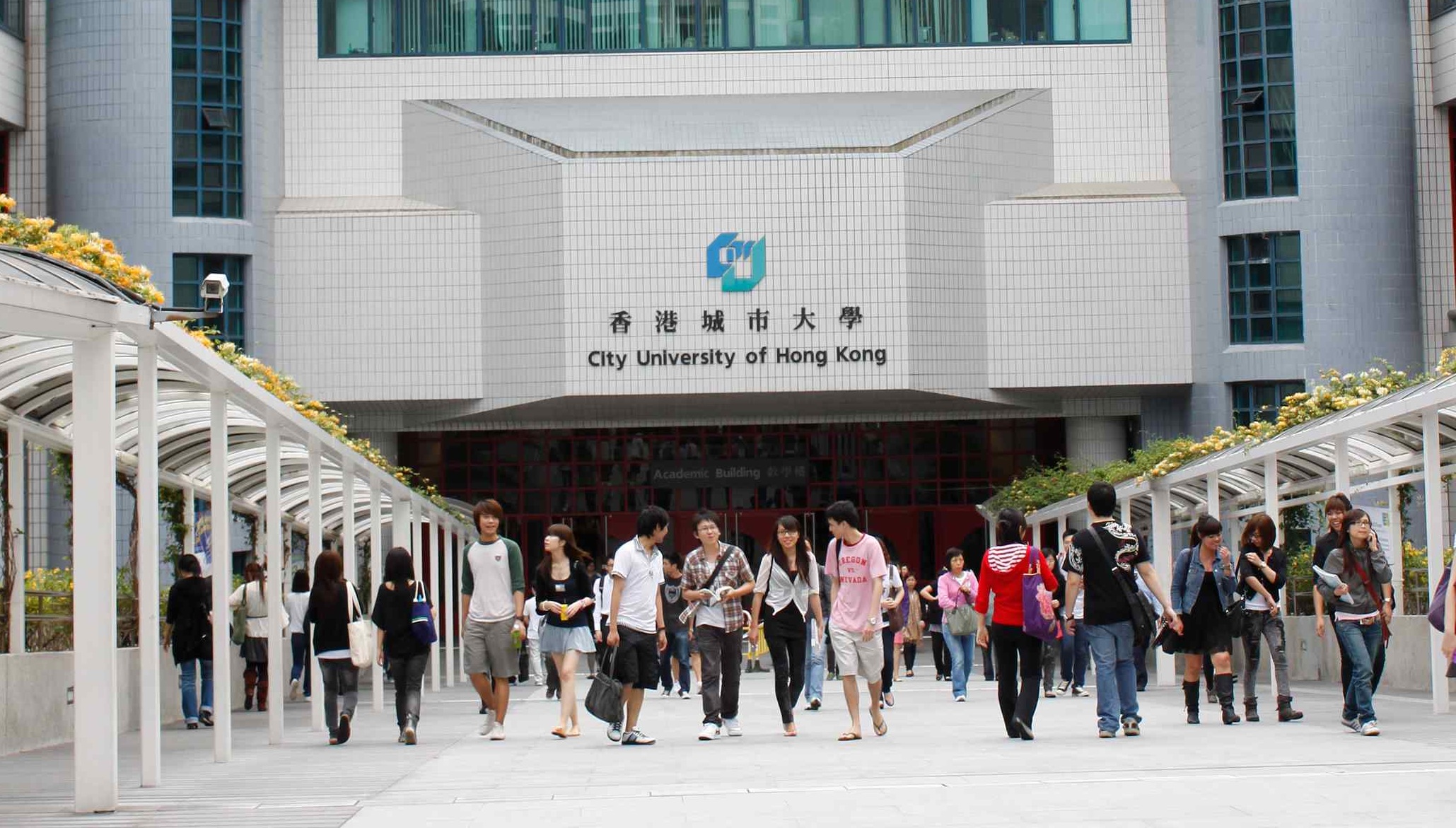 僅一年多工作經(jīng)驗(yàn)也能獲批香港優(yōu)才！究竟是怎么做到的？
