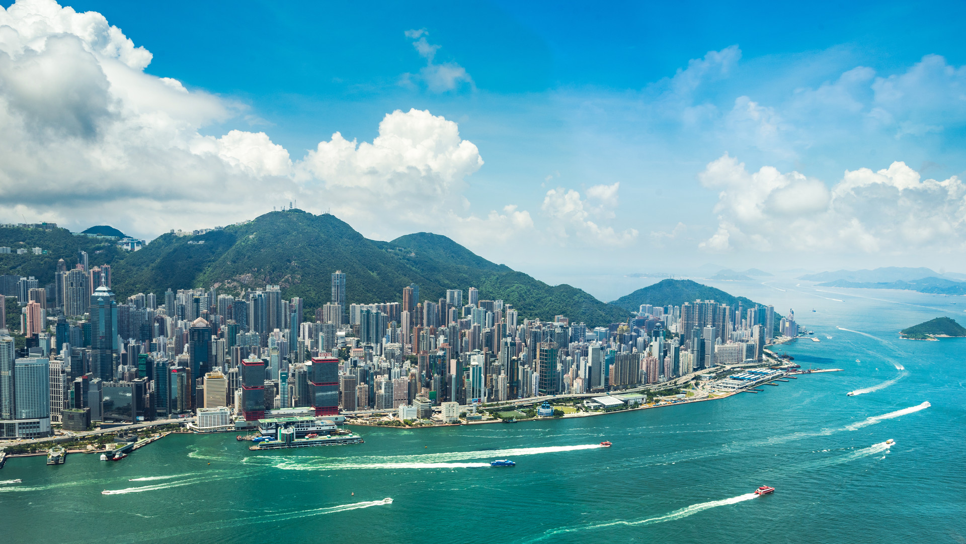 香江之畔天高海闊，香港身份對于家庭規(guī)劃到底有多吃香？