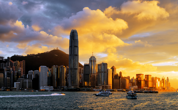 香港卓越專才|61歲企業(yè)家、53歲企業(yè)家分別46天、63天拿香港身份，怎么做到的？
