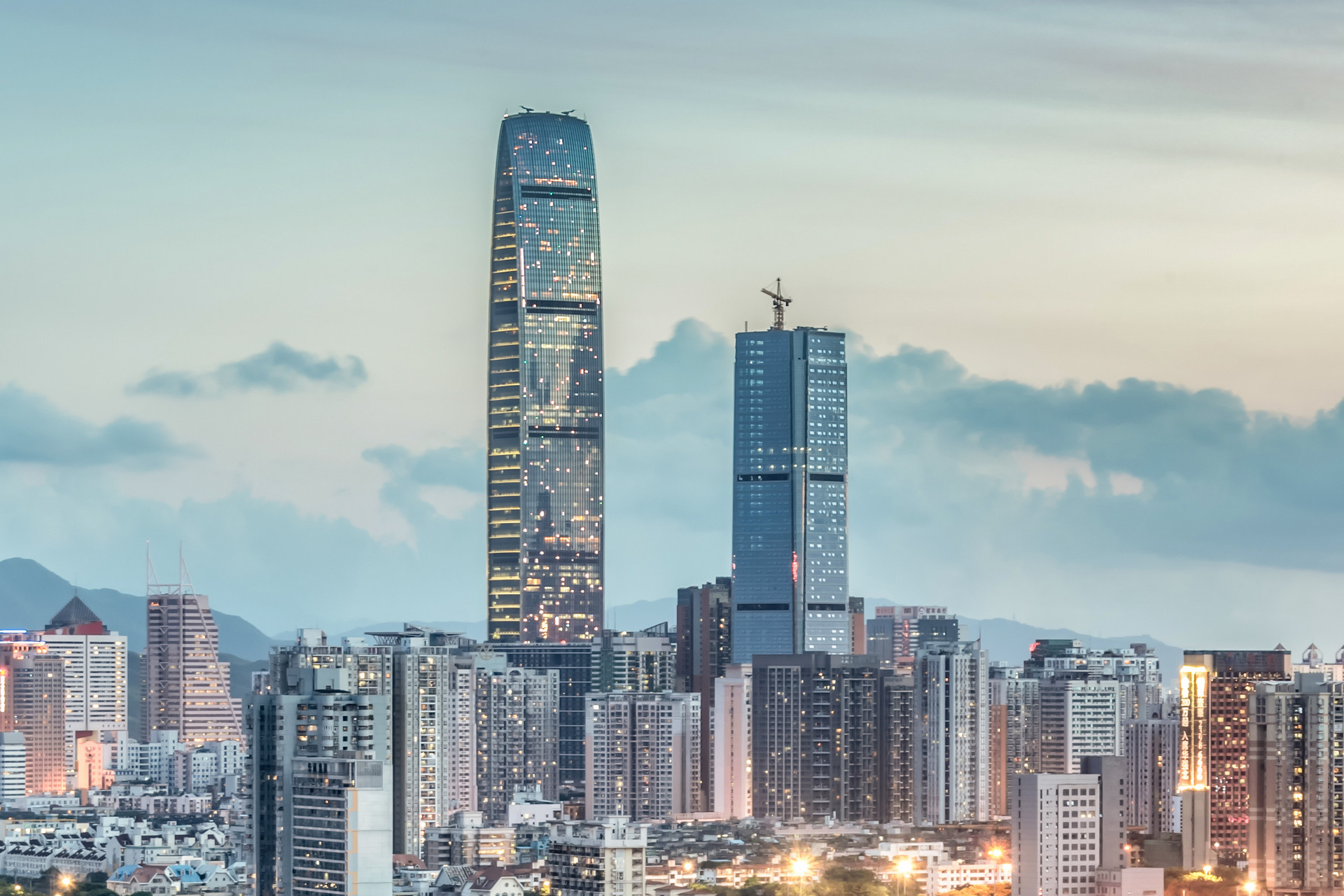大灣區(qū)再推一系列惠港福利政策，取得香港身份在內(nèi)地有多香？