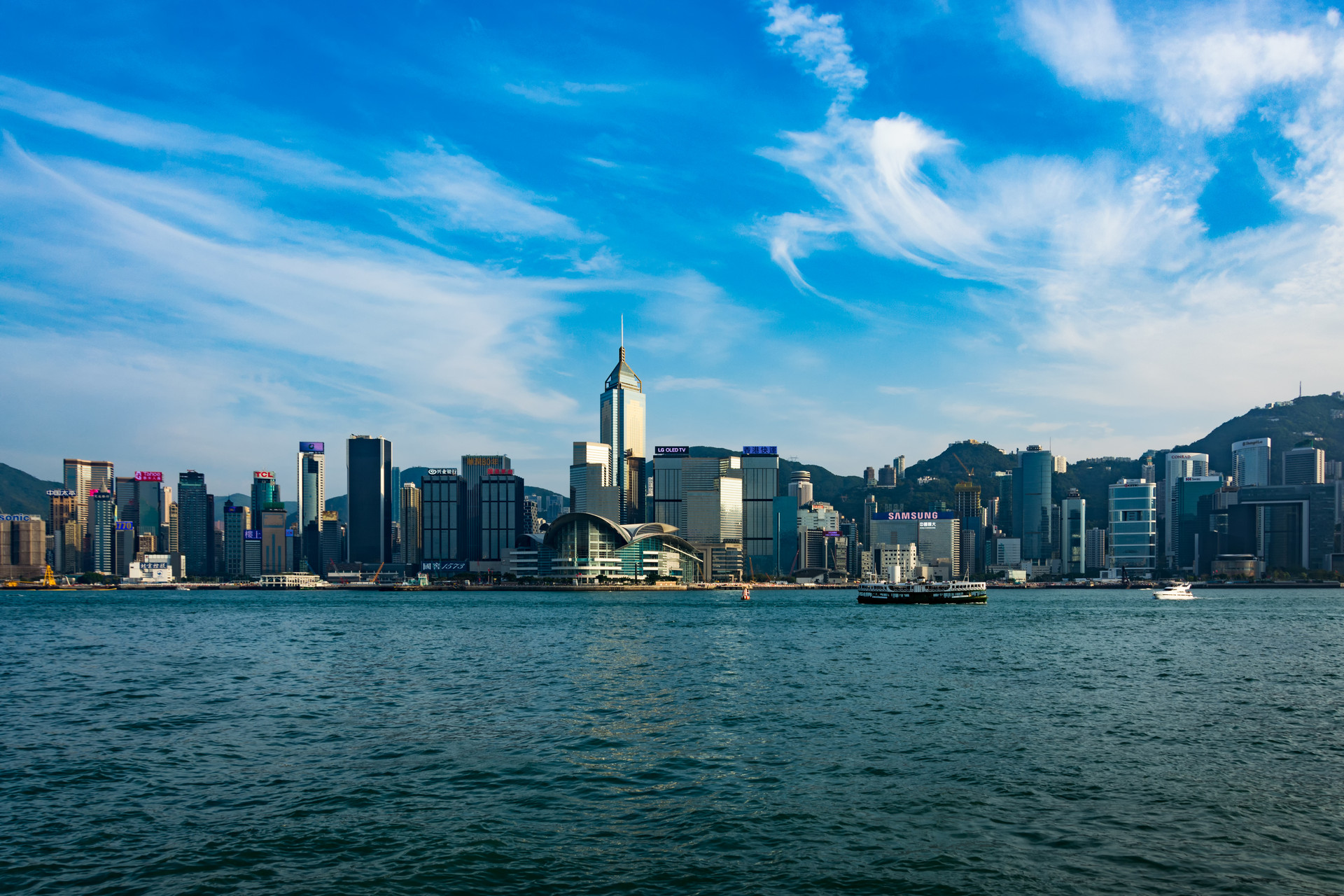 再蟬聯(lián)全球第一!難怪越來越多人選擇這樣配置香港身份,事業(yè)+身份“雙贏”