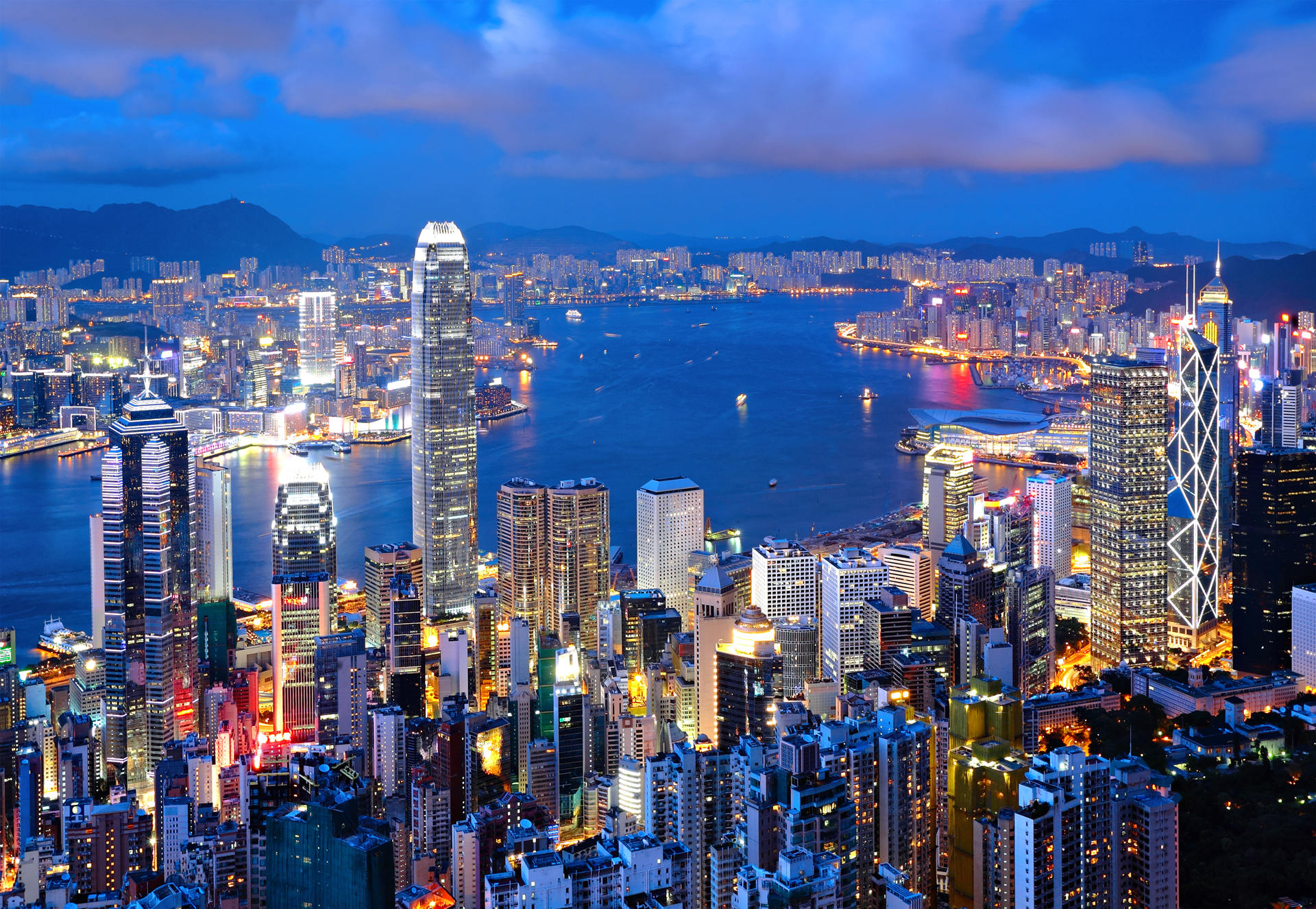 香港卓越專才丨獲批香港身份有“捷徑”!大專學(xué)歷電商總經(jīng)理如何脫穎而出?