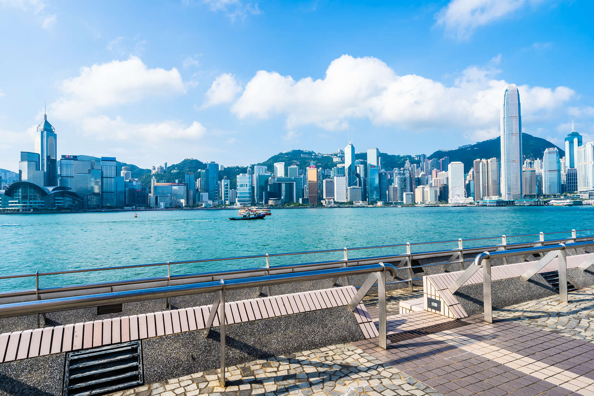 香港優(yōu)才單季度近千人獲邀，但年度配額還沒用完？2023申請流程再簡化！