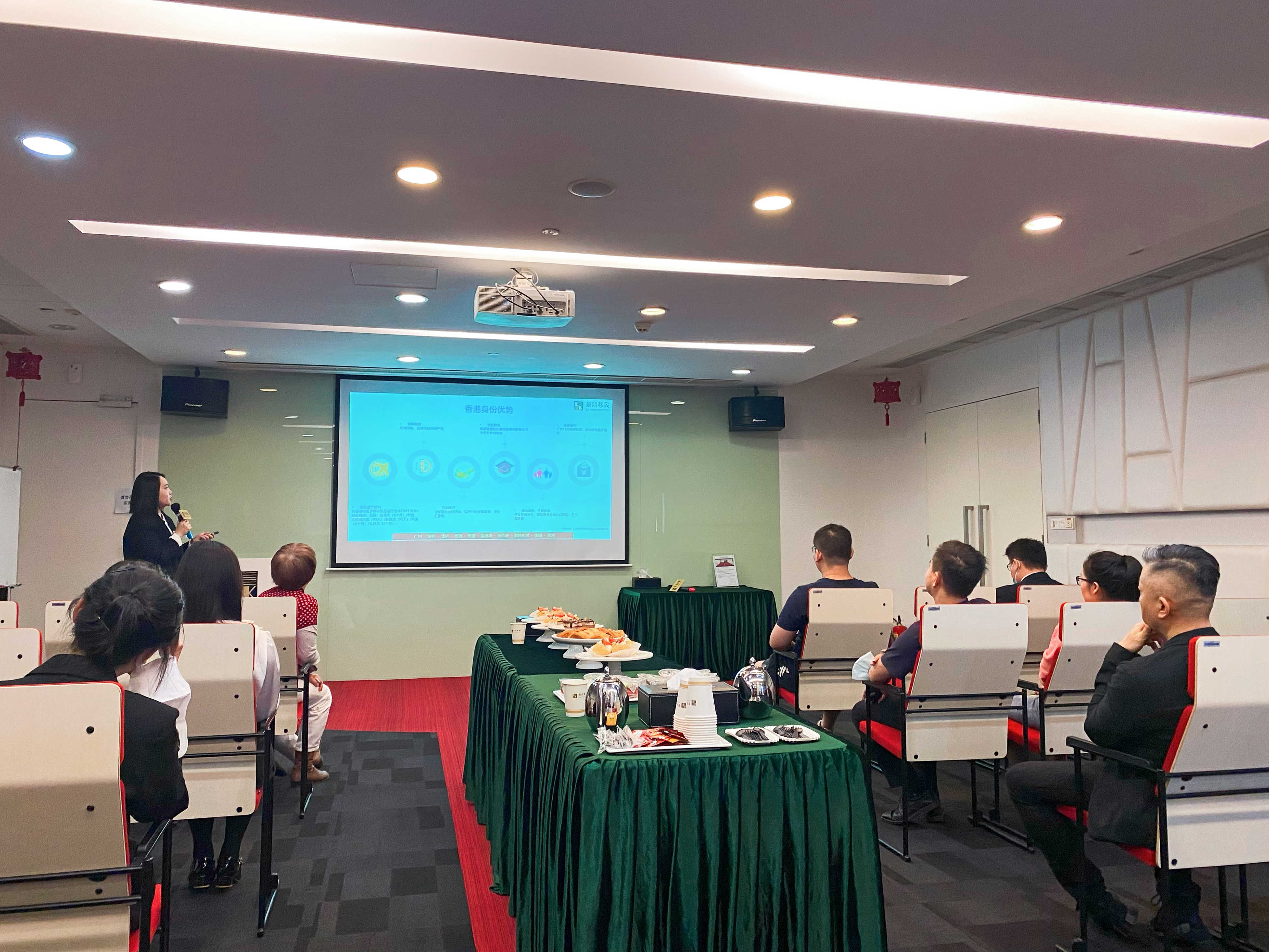 為什么說(shuō)拿香港身份的風(fēng)口已到?“搶人才”力度空前,看完您就知道了!