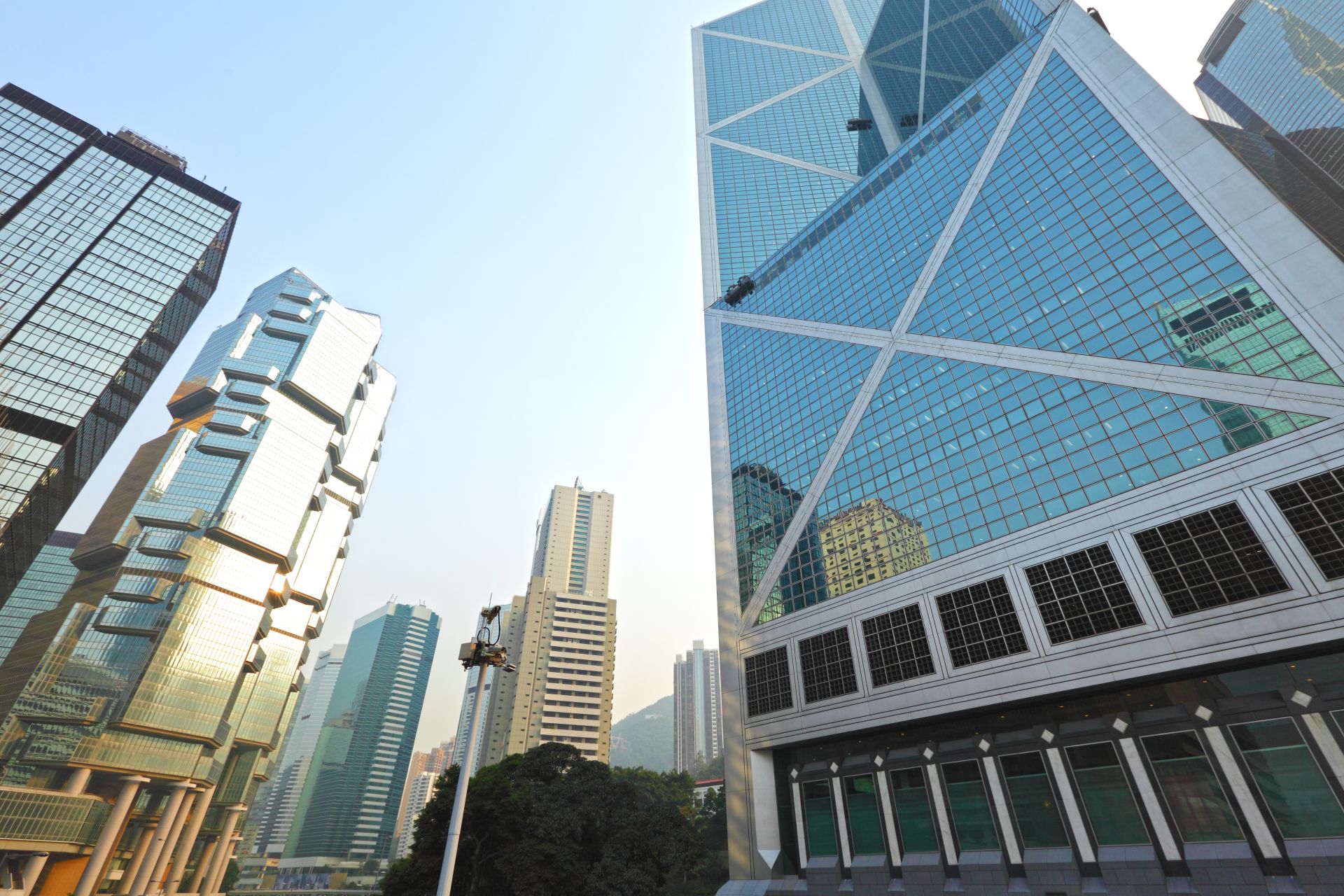 一周資訊丨港生閱讀能力全球第二;美國將調(diào)整各類非移民簽證費(fèi)用